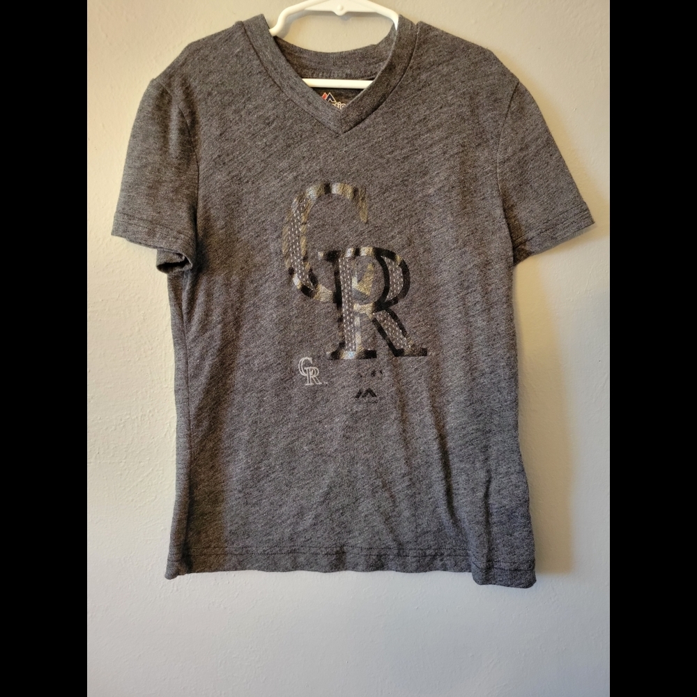 Girls Colorado Rockies t shirt size medium